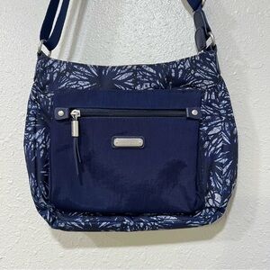 Baggallini Uptown Bagg Crossbody Purse Bag Blue White RFID Blocking No Wristlet